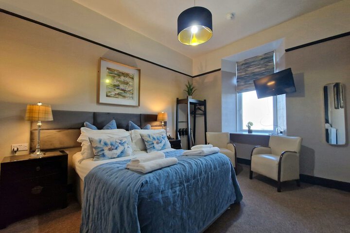 Room 42 of 107