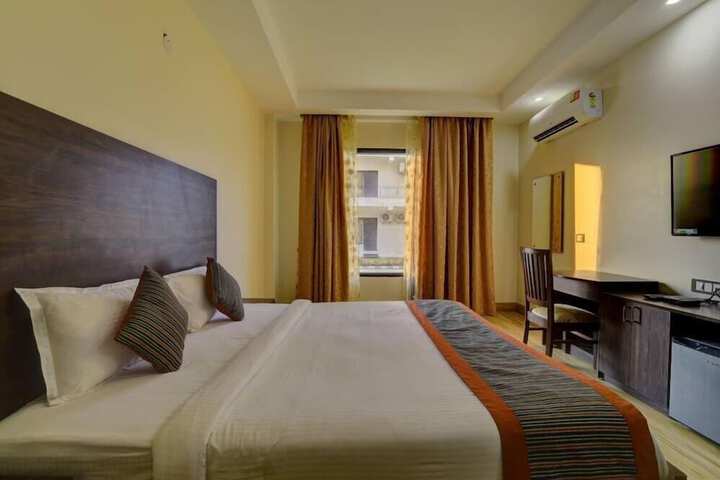 Room 5 of 21
