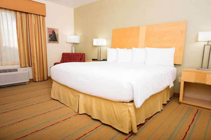 Room 10 of 25