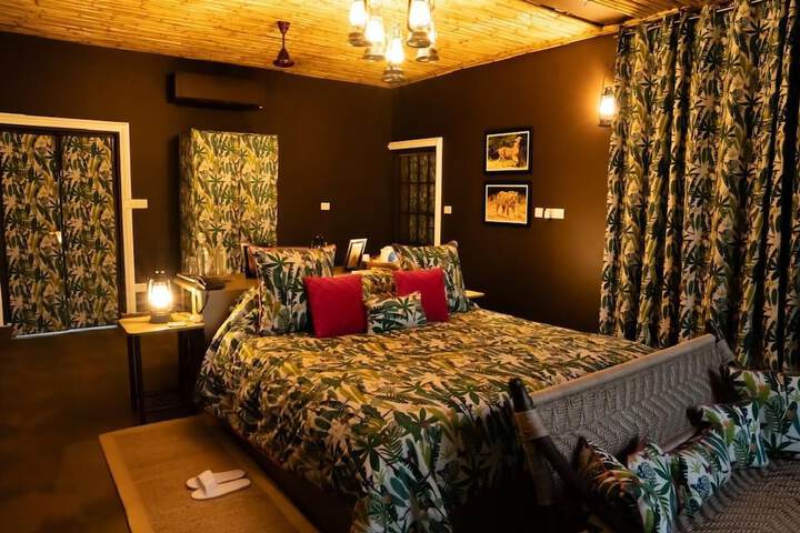 Room 3 of 16