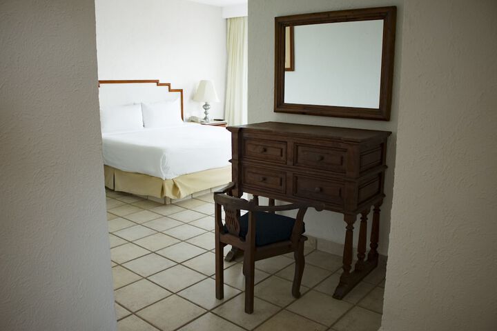 Room 6 of 52