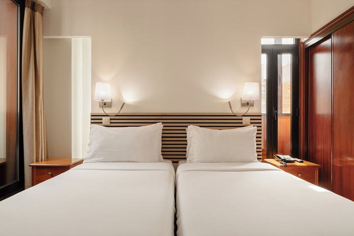 Room 4 of 53