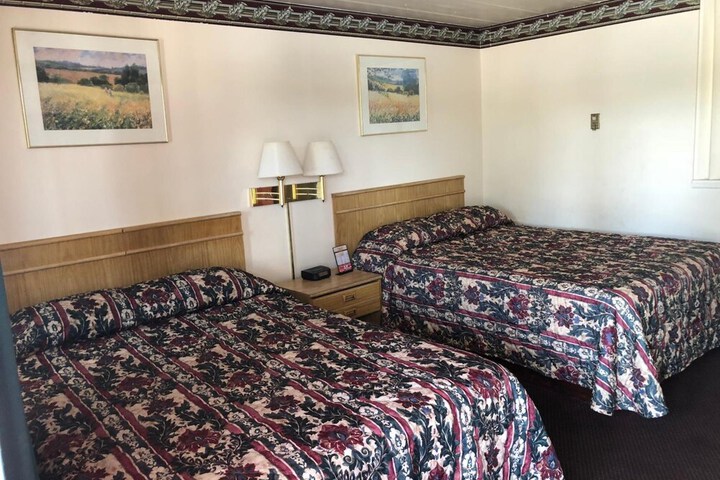 Room 10 of 34
