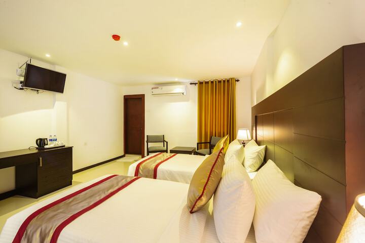 Room 7 of 28