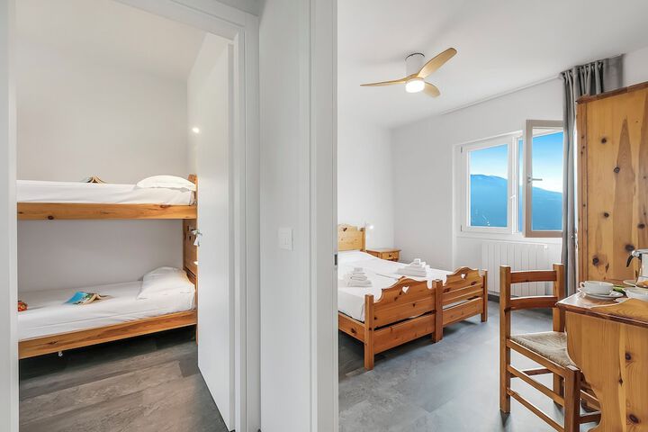 Room 5 of 37