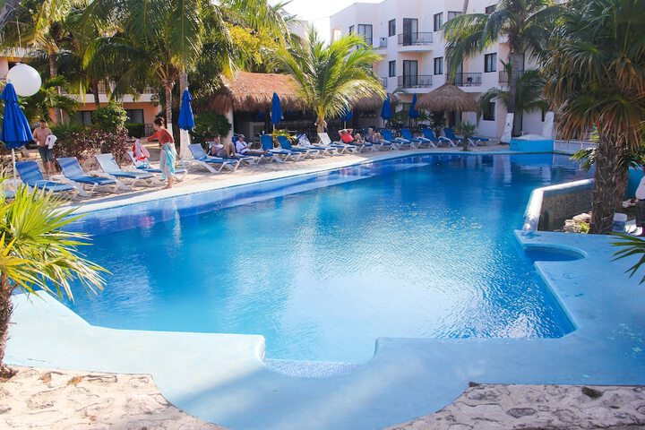 Pool Hotel