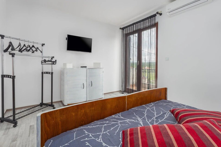 Room 5 of 22