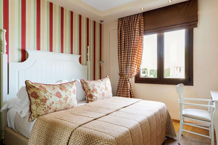 Room 37 of 169