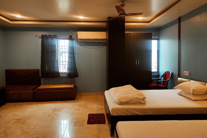 Room 15 of 32