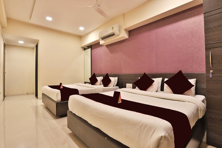 Room 8 of 33