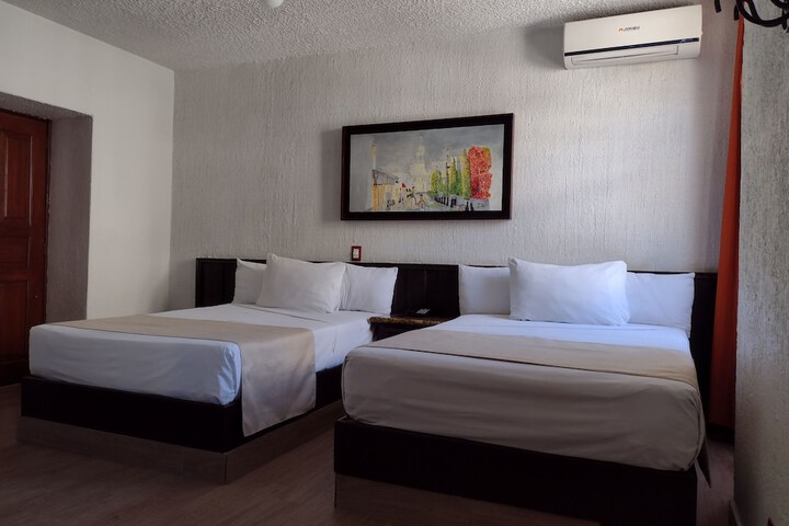 Room 7 of 76