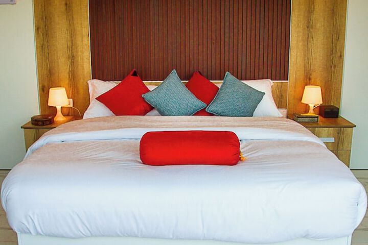 Room 12 of 37