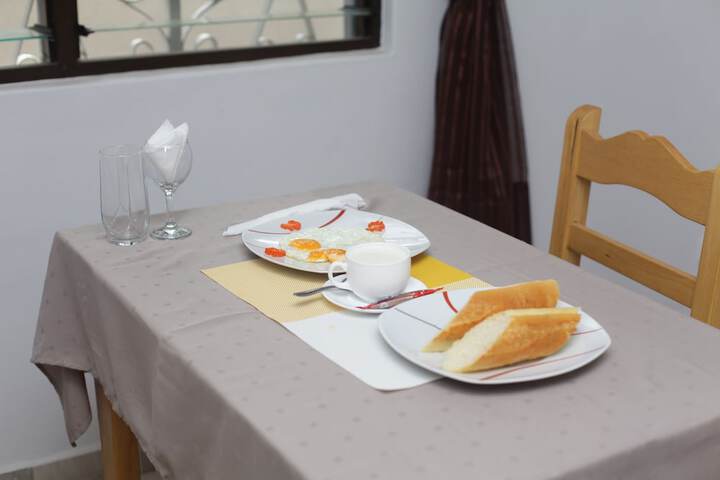 Dining 30 of 40