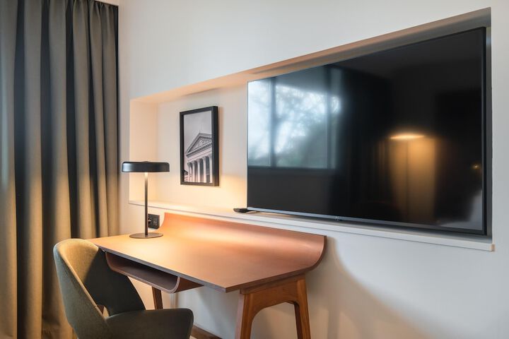 Room 17 of 63