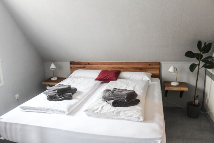 Room 16 of 37
