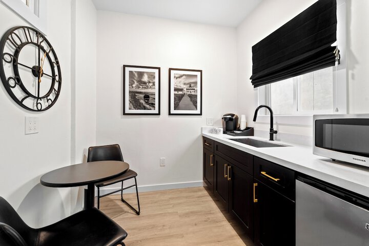Room 3 of 33