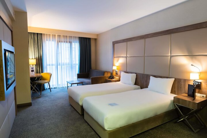 Room 55 of 166