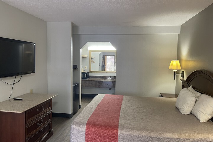 Standard | King Bed (2 of 9)
