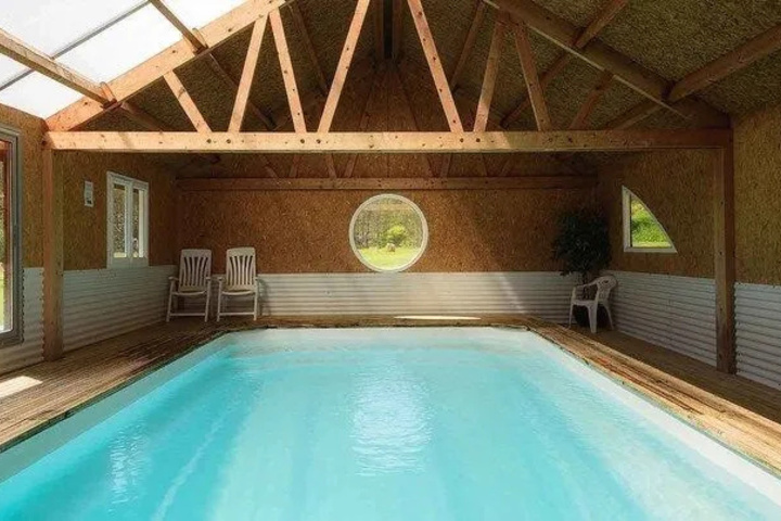 Pool 7 of 10
