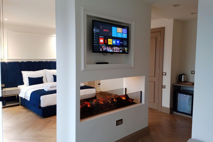 Room 8 of 75