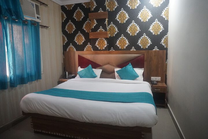 Room 3 of 6