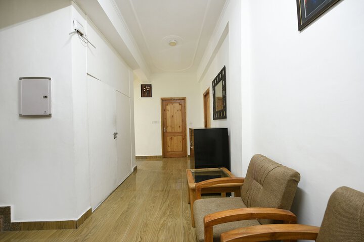 Hotel Interior 7 of 28