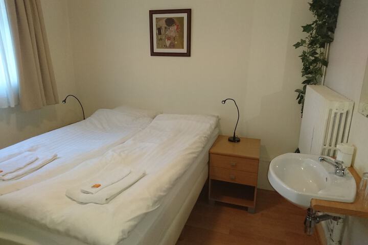Room 10 of 48