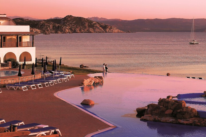 Hotel with Pool