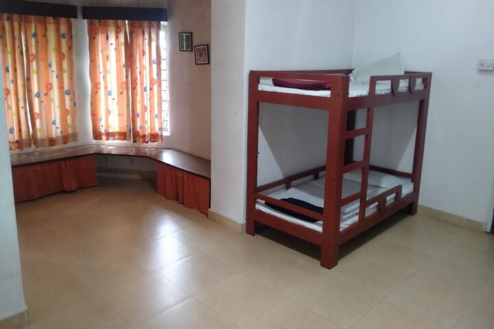 Room 17 of 43