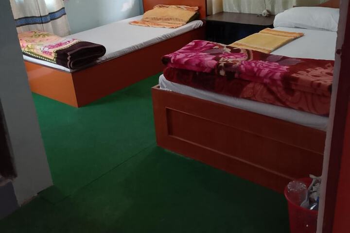 Room 6 of 11