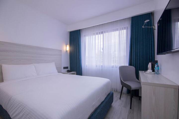 Room 9 of 21