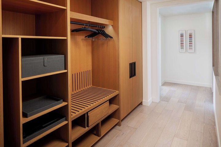 Room 25 of 243
