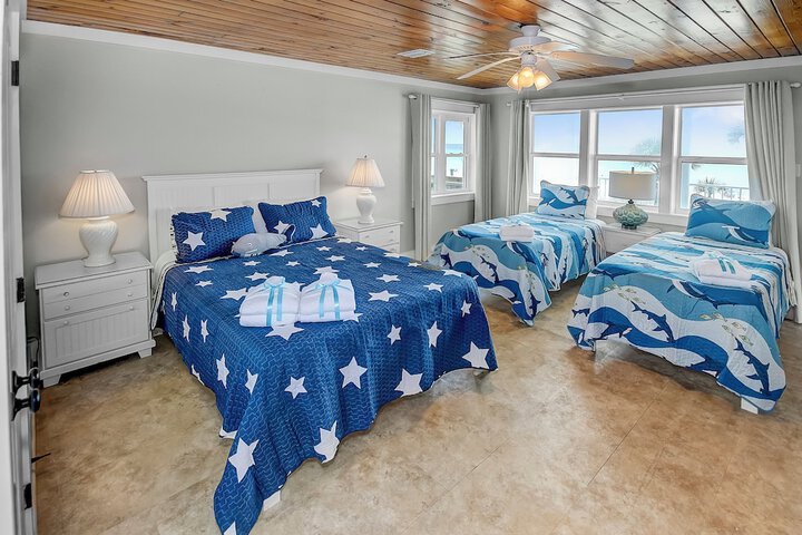 Room 2 of 52