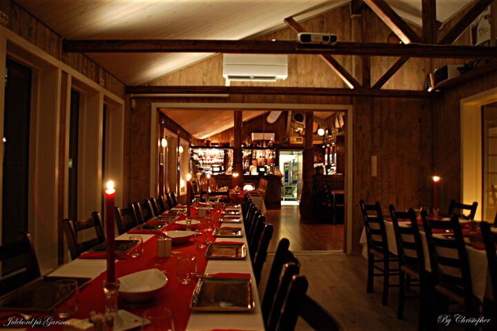 Dining 30 of 52