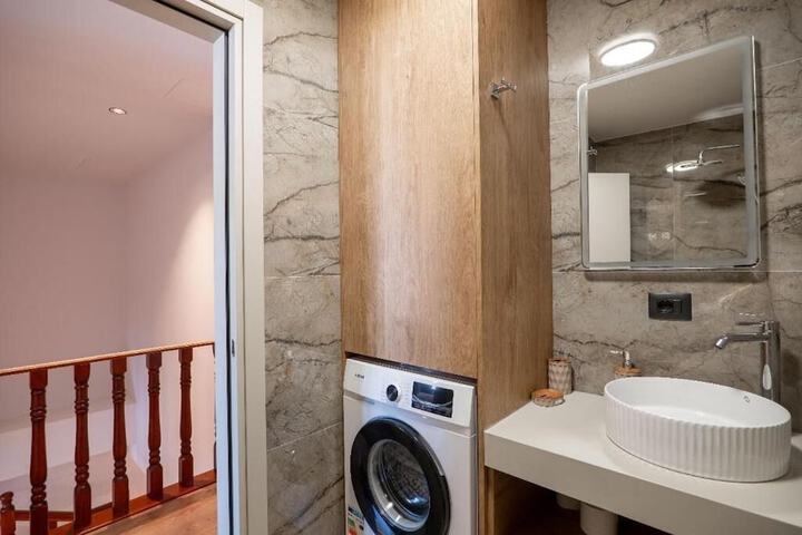 Room 85 of 95