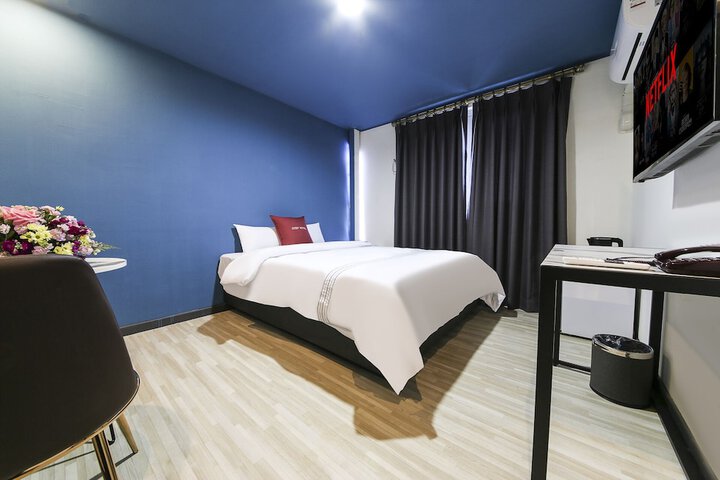 Room 3 of 29