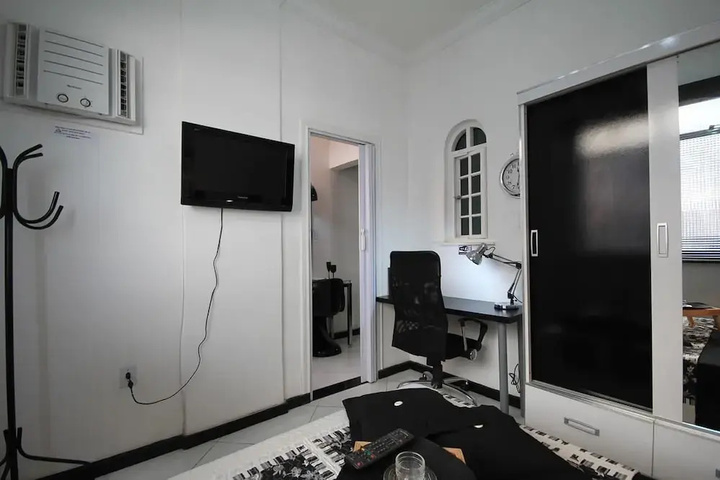 Room 5 of 14