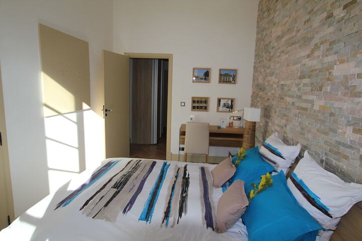 Room 2 of 14