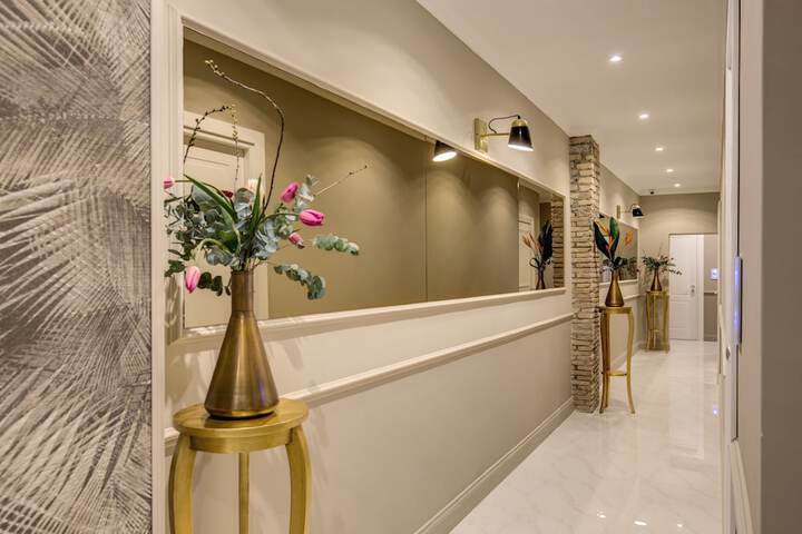 Ballroom/Hall 88 of 95