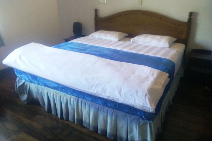 Room 8 of 14