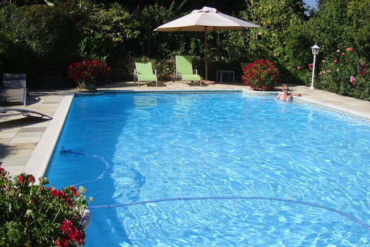 Hotel with Pool