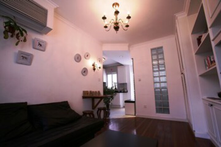 Room 8 of 19