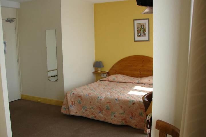 Room 25 of 43