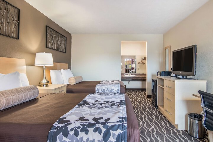 1 King Bed (2 of 5)