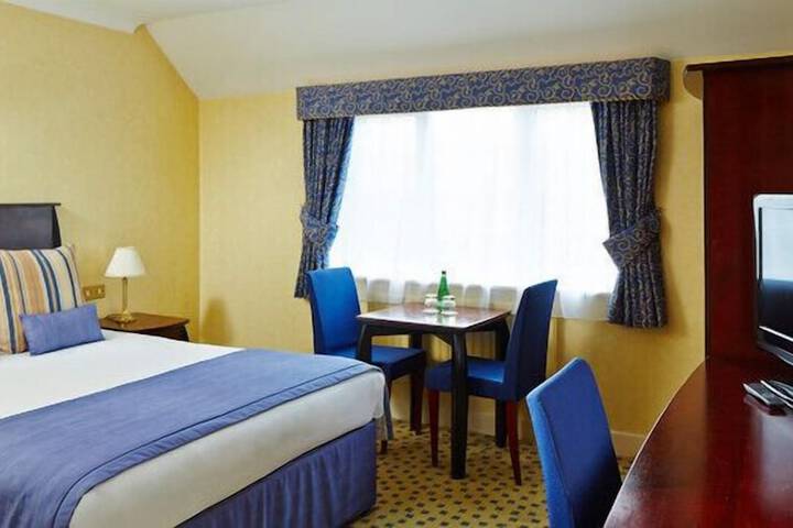 Room 15 of 42
