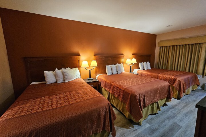 Room 11 of 35