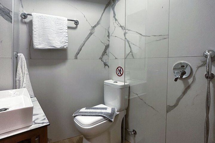 Room 20 of 28