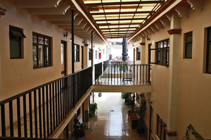 Ballroom/Hall 21 of 30