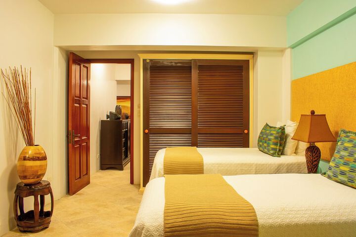 Room 38 of 61
