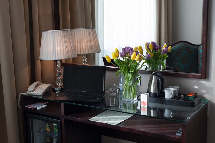 Room 28 of 60